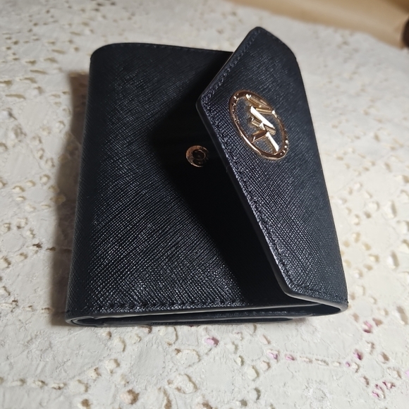 Michael Kors Black Wallet - Picture 8 of 8